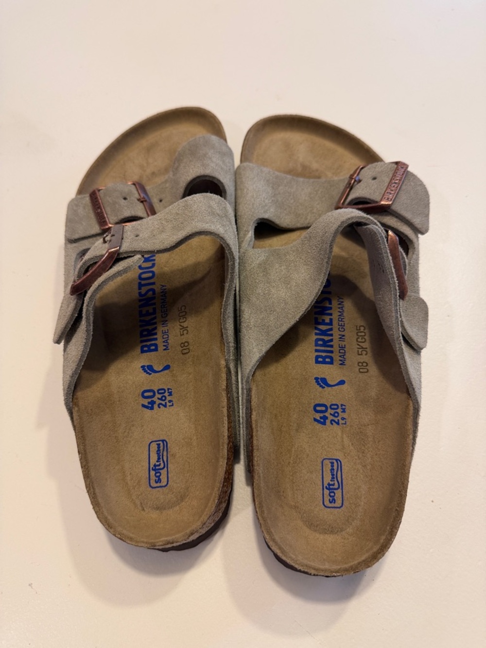 Birkenstock Arizona Suede Two-Strap Sandals Sz L9 M7.  NWOB. Box42